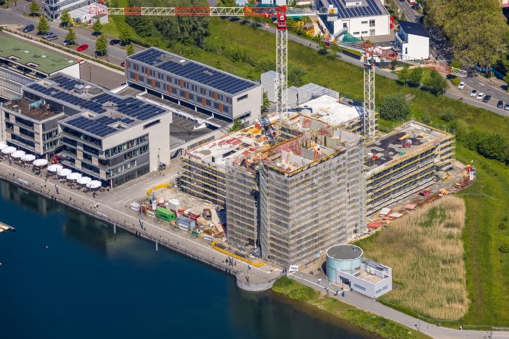 Dortmund von oben - Baustelle zum Neubau des Hochhaus Comunita Residenz am Phoenixsee in Dortmund im Bundesland Nordrhein-Westfalen, Deutschland