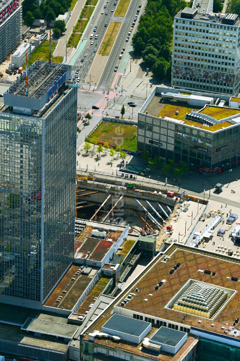 Luftbild Berlin - Baustelle zum Neubau des Hochhaus- Gebäudekomplexes ALX in Berlin, Deutschland
