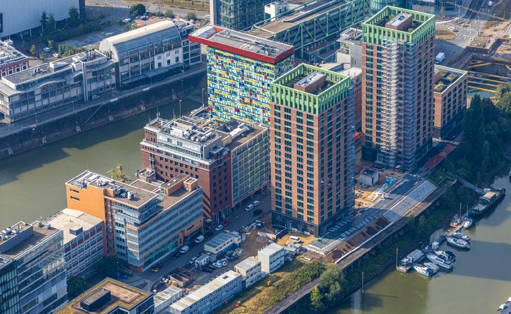Luftbild Düsseldorf - Baustelle zum Neubau des Hochhaus- Gebäudekomplexes Düsseldorfer Heimathafen des Projekts WIN WIN in Düsseldorf im Bundesland Nordrhein-Westfalen, Deutschland