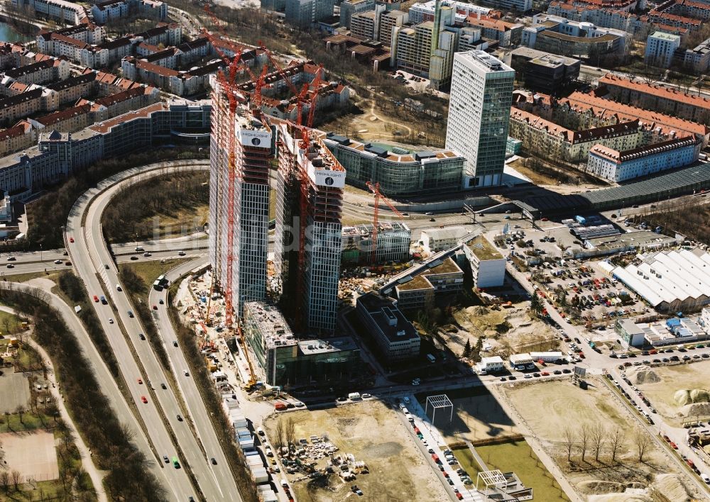 München von oben - Baustelle zum Neubau des Hochhaus- Gebäudekomplexes HighLight Towers im Ortsteil Schwabing-Freimann in München im Bundesland Bayern, Deutschland