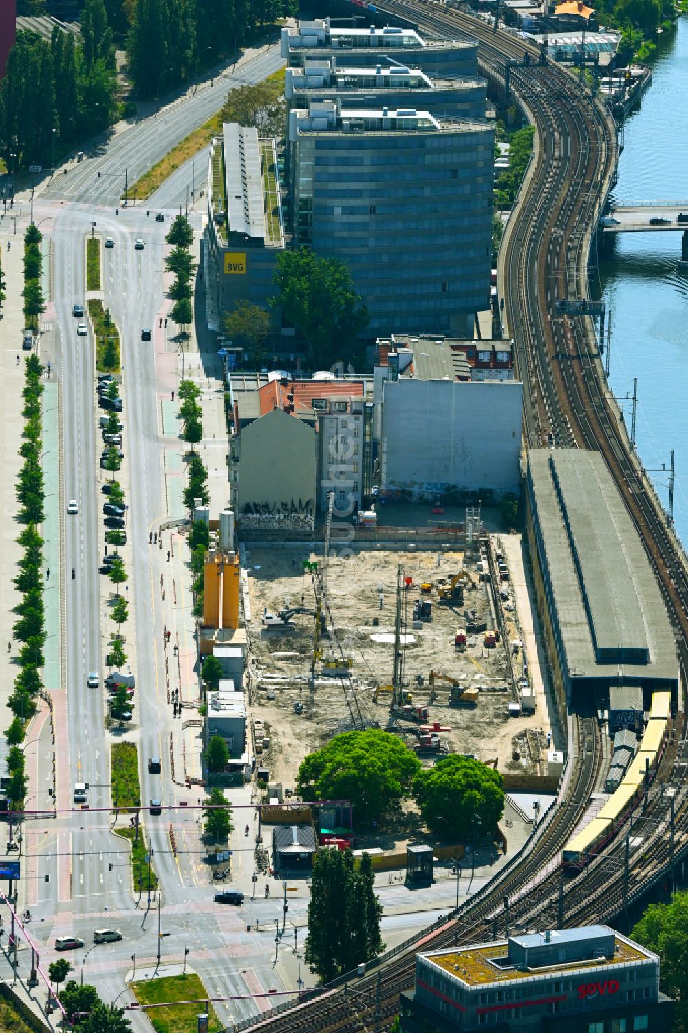 Luftbild Berlin - Baustelle zum Neubau des Hochhaus- Gebäudekomplexes JAHO Berlin-Mitte in Berlin, Deutschland