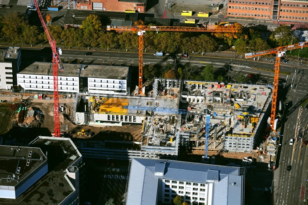 Luftaufnahme Mannheim - Baustelle zum Neubau des Hochhaus- Gebäudekomplexes im Ortsteil Käfertal in Mannheim im Bundesland Baden-Württemberg, Deutschland