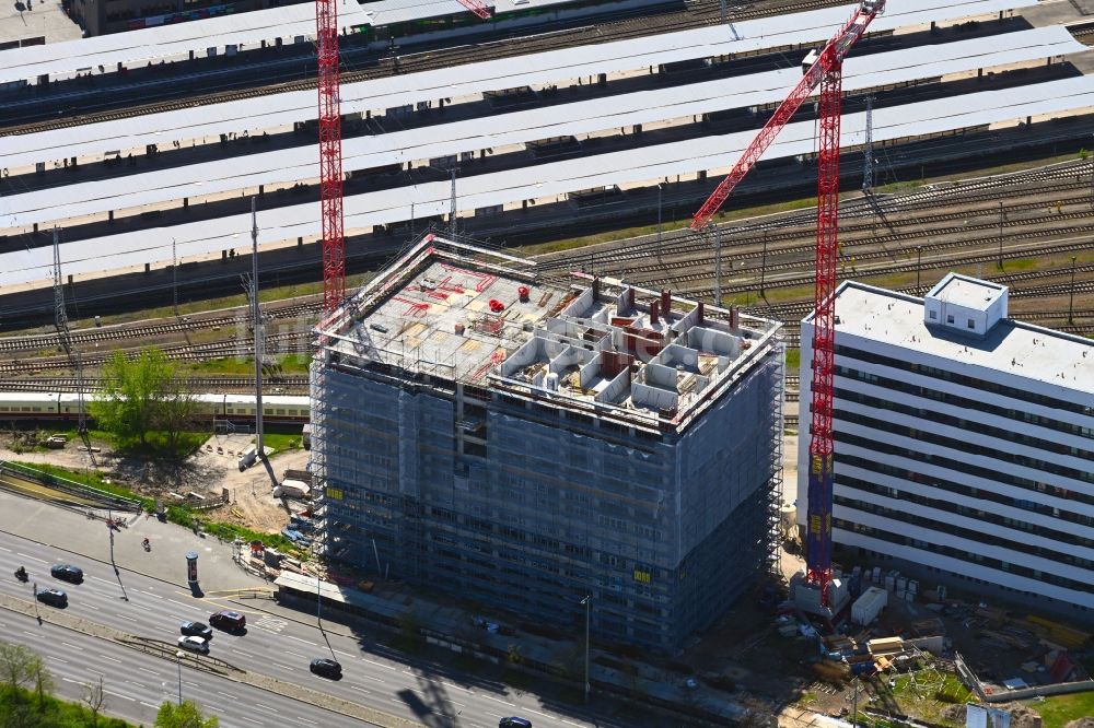 Luftaufnahme Berlin - Baustelle zum Neubau des Hochhaus- Gebäudekomplexes Q218 im Ortsteil Lichtenberg in Berlin, Deutschland