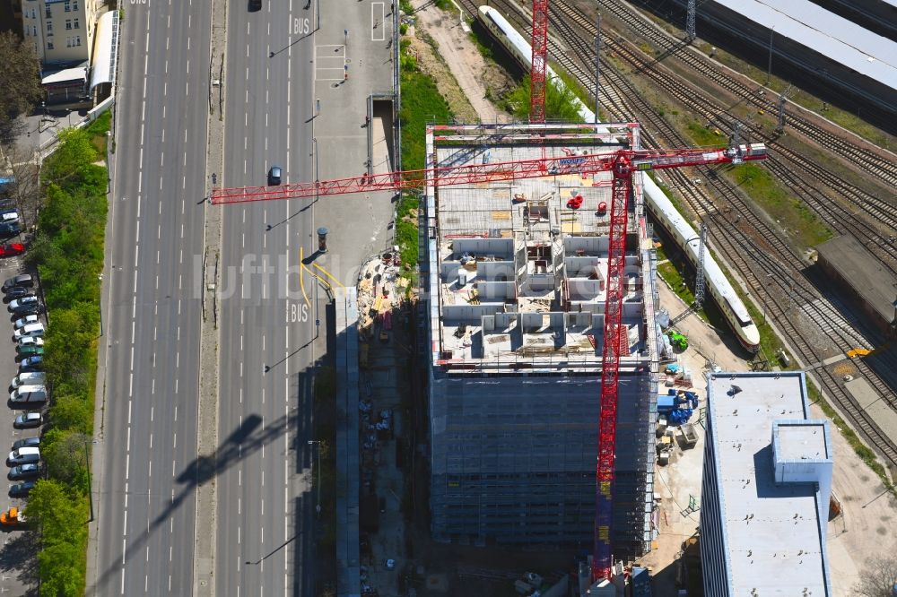 Berlin von oben - Baustelle zum Neubau des Hochhaus- Gebäudekomplexes Q218 im Ortsteil Lichtenberg in Berlin, Deutschland