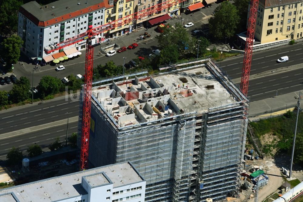 Luftaufnahme Berlin - Baustelle zum Neubau des Hochhaus- Gebäudekomplexes Q218 im Ortsteil Lichtenberg in Berlin, Deutschland