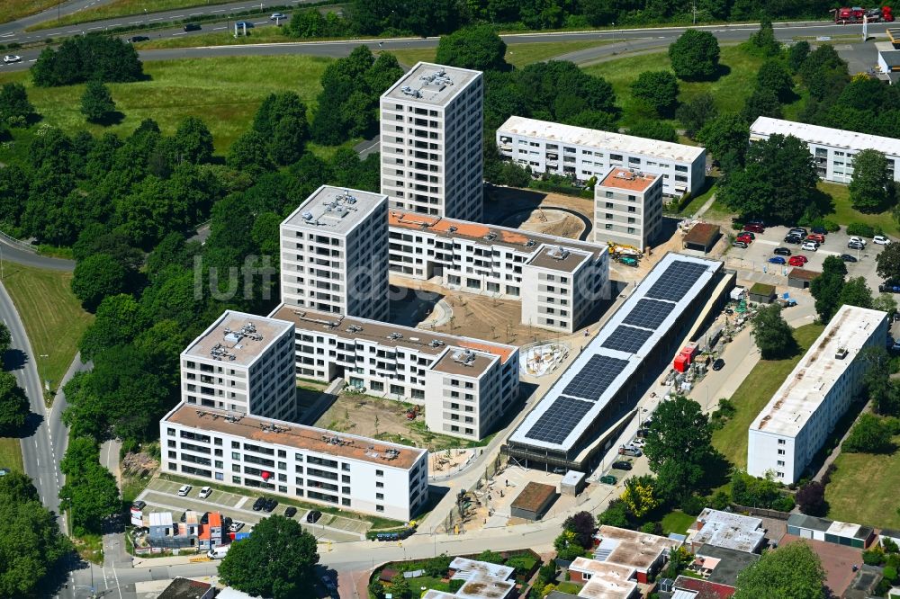 Luftaufnahme Wolfsburg - Baustelle zum Neubau des Hochhaus- Gebäudekomplexes Wohnanlage Kurt 2.0 im Ortsteil Detmerode in Wolfsburg im Bundesland Niedersachsen, Deutschland