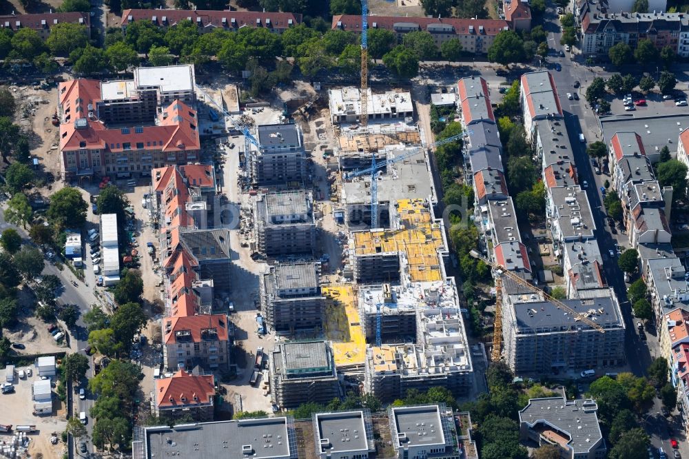 Berlin von oben - Baustelle zum Neubau des Hochhaus- Gebäudekomplexes Wohnpark St. Marien im Ortsteil Neukölln in Berlin, Deutschland
