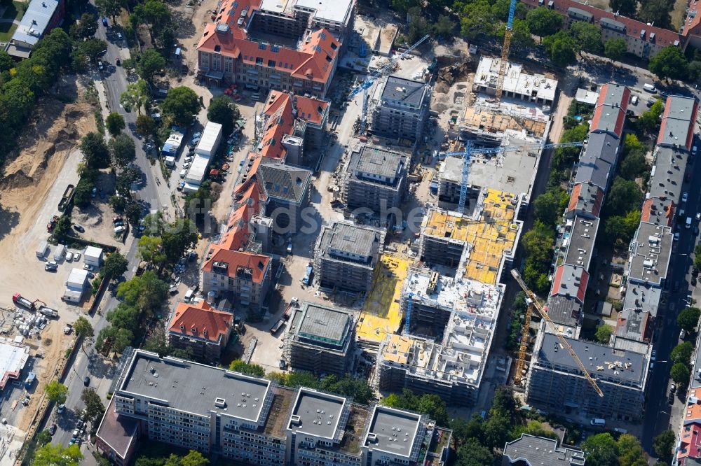 Luftbild Berlin - Baustelle zum Neubau des Hochhaus- Gebäudekomplexes Wohnpark St. Marien im Ortsteil Neukölln in Berlin, Deutschland