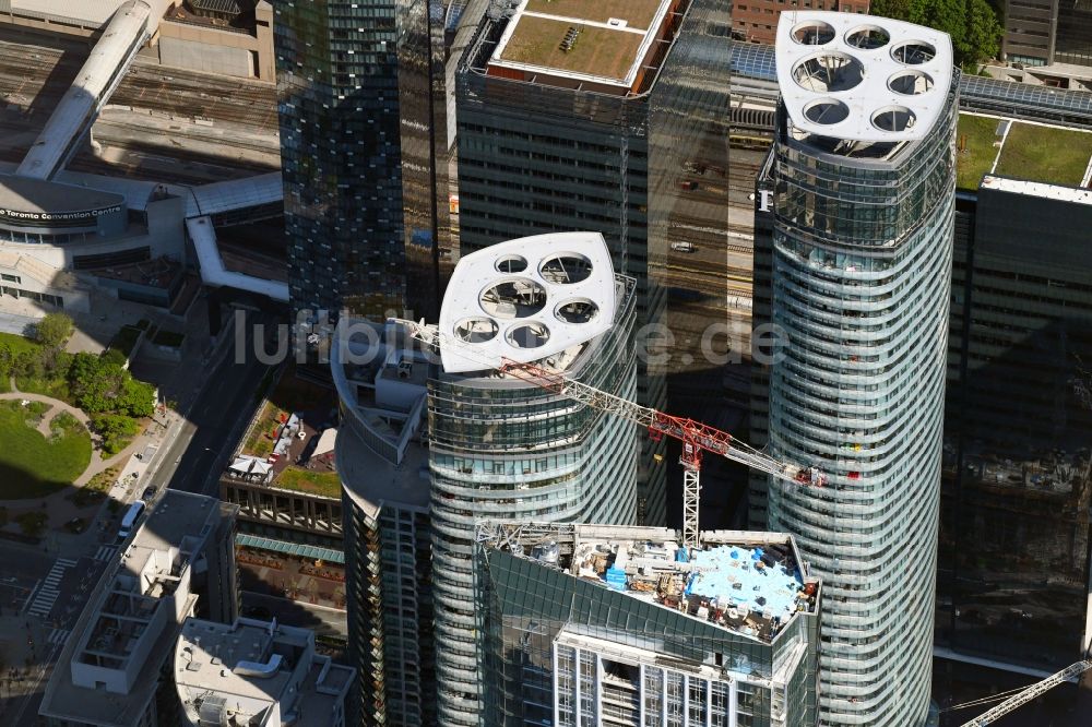 Luftaufnahme Toronto - Baustelle zum Neubau des Hochhaus- Gebäudekomplexes an der York Street in Toronto in Ontario, Kanada
