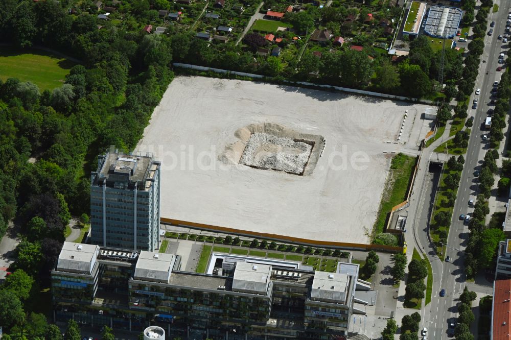 München von oben - Baustelle zum Neubau des Hochhaus- Gebäudekomplexes Zentrale der Bayerischen Versorgungskammer (BVK) in München im Bundesland Bayern, Deutschland