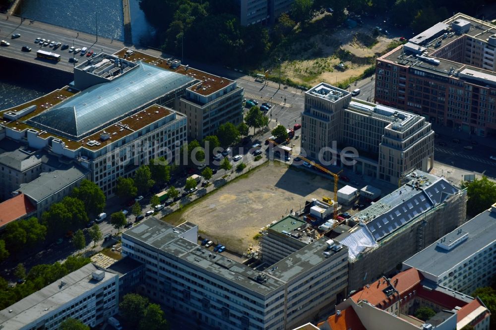 Luftaufnahme Berlin - Baustelle zum Neubau Hotel am Petriplatz in Berlin
