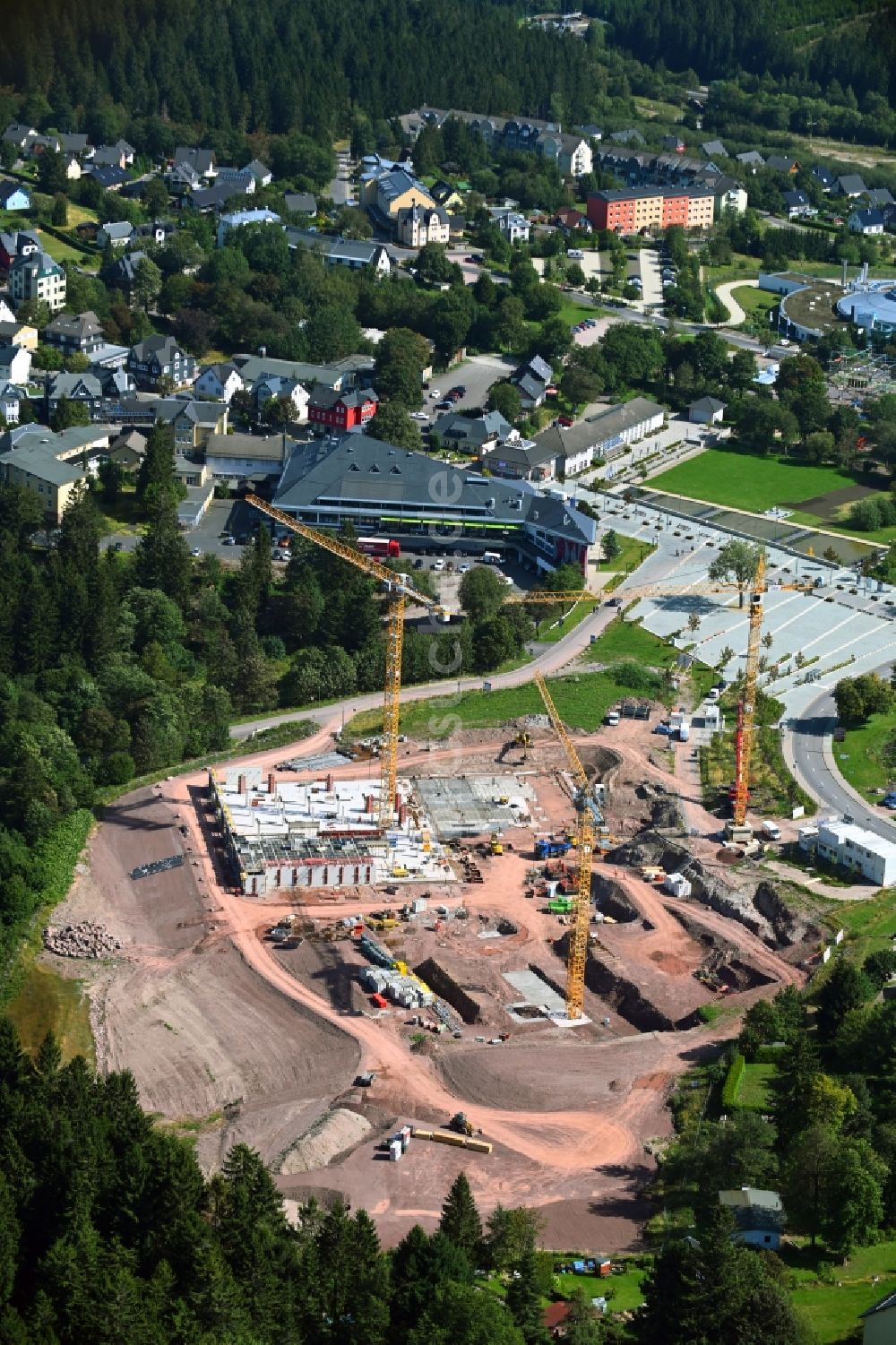 Luftbild Oberhof - Baustelle zum Neubau der Hotelanlage des The Grand Green - Familux Resort an der Tambacher Straße in Oberhof im Bundesland Thüringen, Deutschland