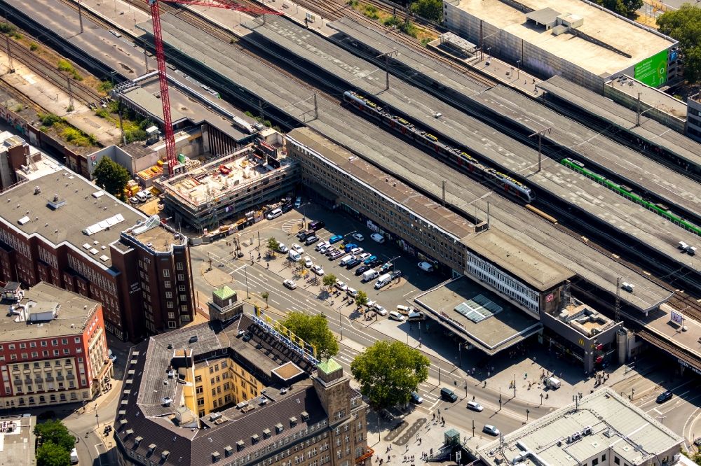 Essen aus der Vogelperspektive: Baustelle zum Neubau der Hotelanlage am Hauptbahnhof in Essen im Bundesland Nordrhein-Westfalen, Deutschland