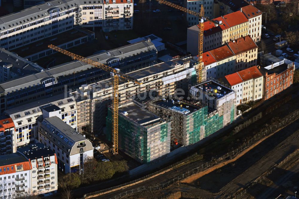 Leipzig von oben - Baustelle zum Neubau der Hotelanlage Hotel und Co-Living in Leipzig im Bundesland Sachsen, Deutschland