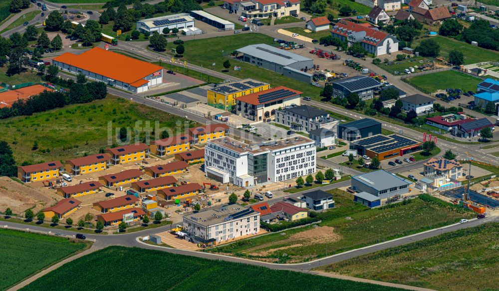 Ringsheim aus der Vogelperspektive: Baustelle zum Neubau der Hotelanlage an der Mahlberger Straße in Ringsheim im Bundesland Baden-Württemberg, Deutschland