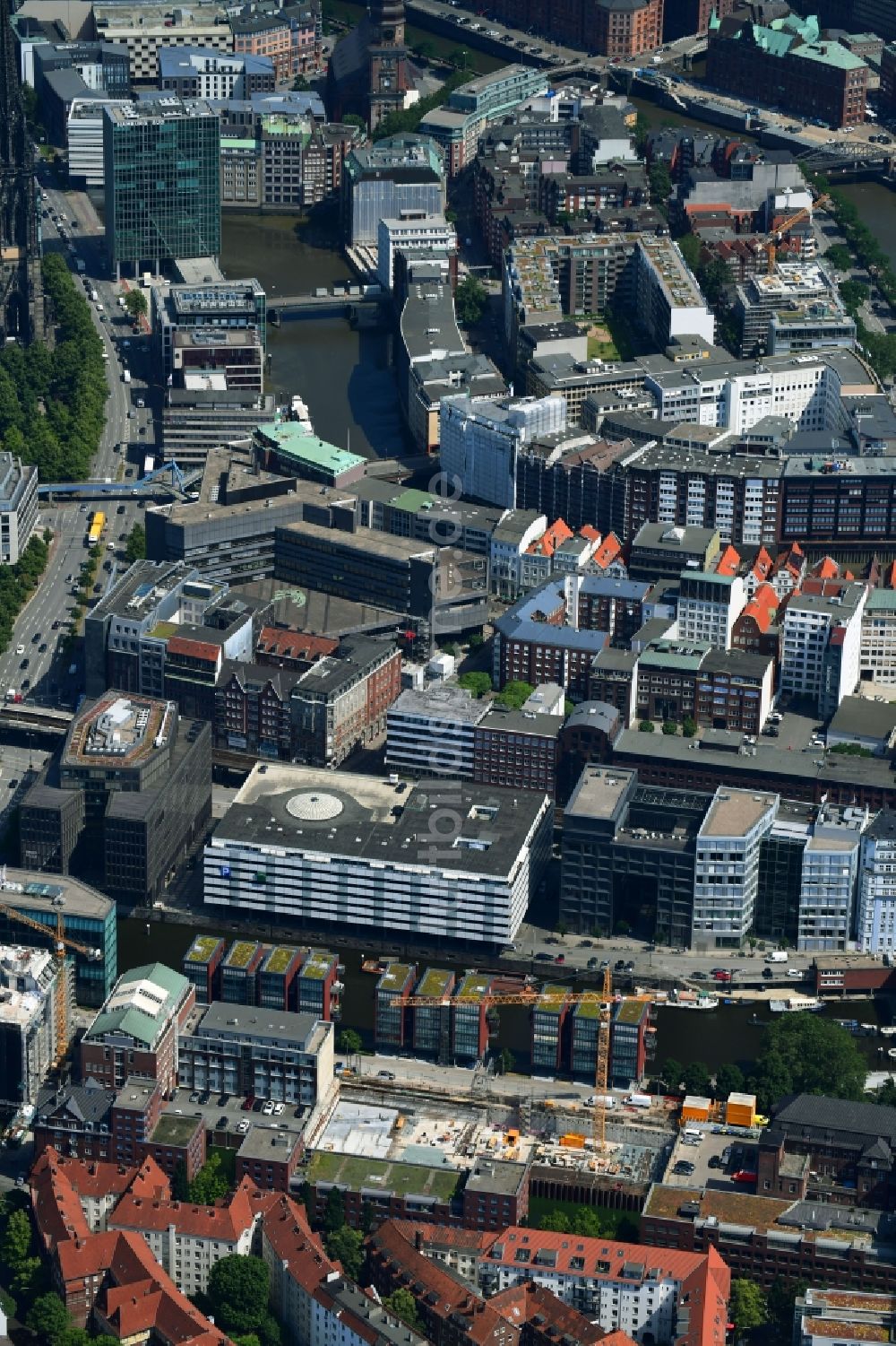 Luftaufnahme Hamburg - Baustelle zum Neubau der Hotelanlage Motel One im Ortsteil Neustadt in Hamburg, Deutschland