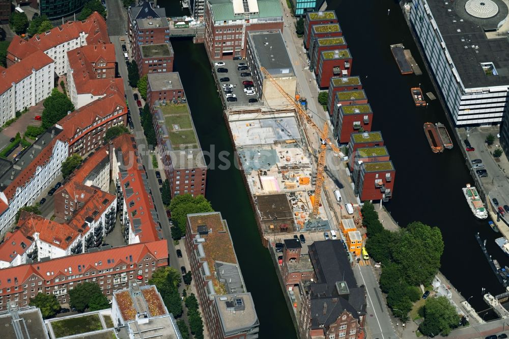 Hamburg von oben - Baustelle zum Neubau der Hotelanlage Motel One im Ortsteil Neustadt in Hamburg, Deutschland