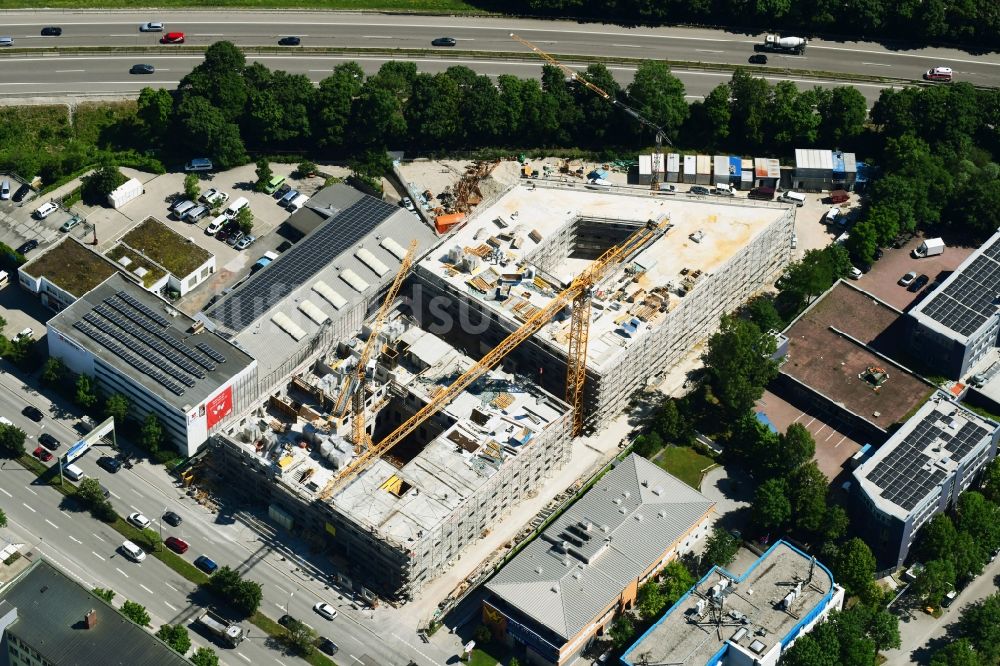 München von oben - Baustelle zum Neubau der Hotelanlage niu Loco im Ortsteil Schwabing-Freimann in München im Bundesland Bayern, Deutschland