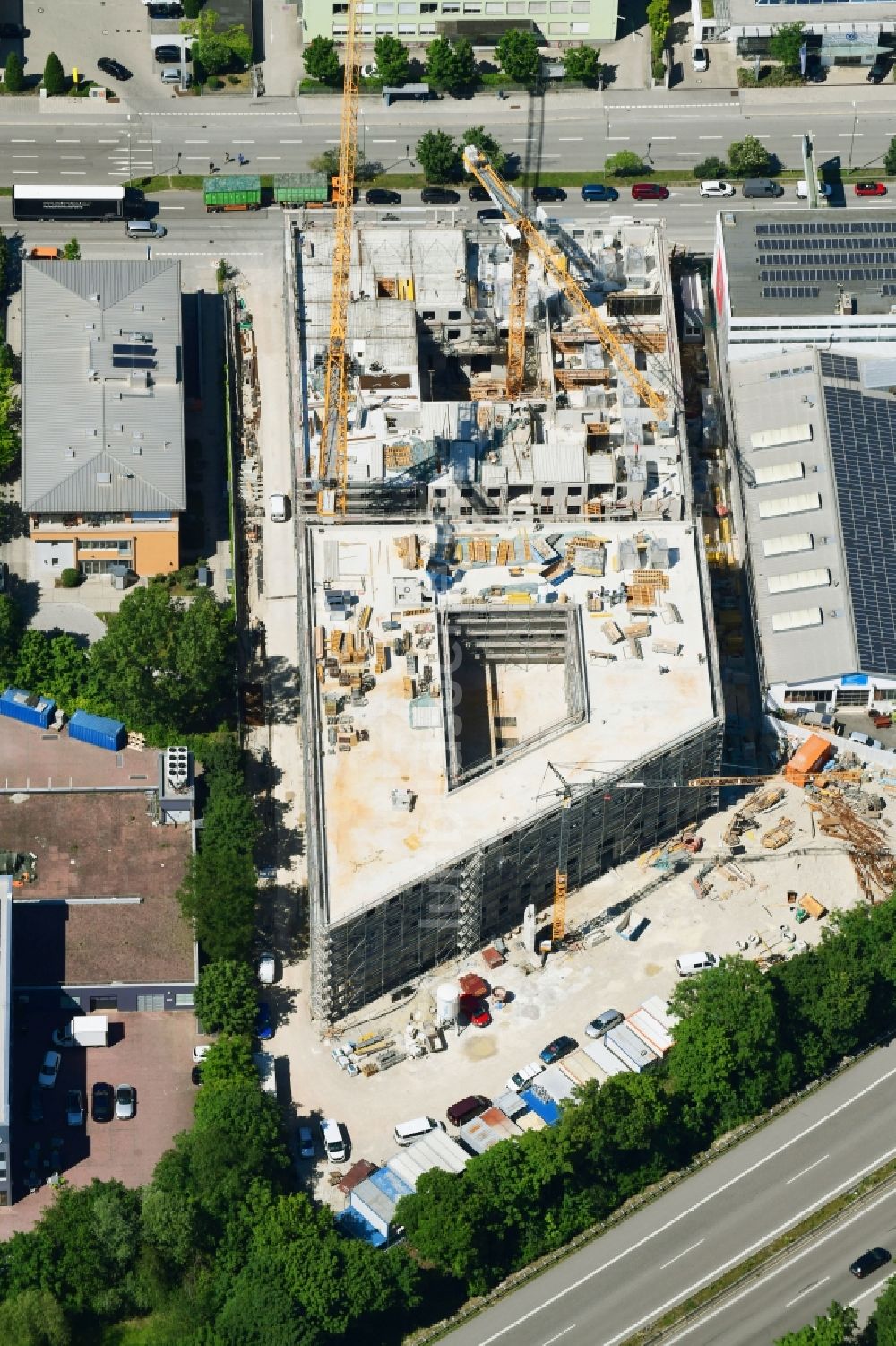 Luftbild München - Baustelle zum Neubau der Hotelanlage niu Loco im Ortsteil Schwabing-Freimann in München im Bundesland Bayern, Deutschland