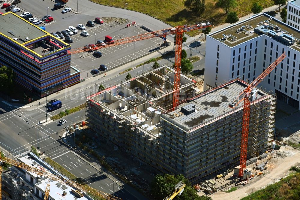Berlin aus der Vogelperspektive: Baustelle zum Neubau einer Hotelanlage im Ortsteil Bohnsdorf in Berlin, Deutschland