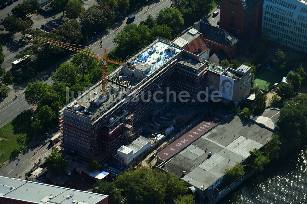 Luftbild Berlin - Baustelle zum Neubau der Hotelanlage Stralauer Platz - An der Schillingbrücke im Ortsteil Friedrichshain in Berlin, Deutschland
