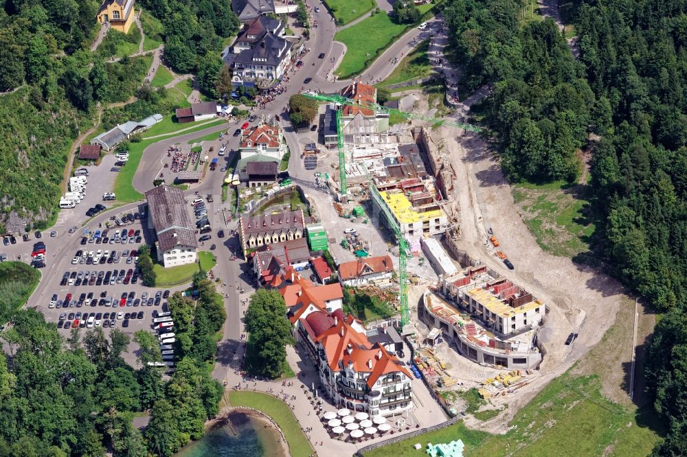 Schwangau von oben - Baustelle zum Neubau der Hotelanlage des Wittelsbacher Ausgleichfonds im Ortsteil Hohenschwangau in Schwangau im Bundesland Bayern, Deutschland