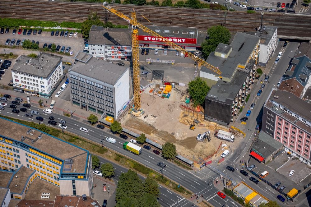 Dortmund von oben - Baustelle zum Neubau der Hotelkette Leonardo in Dortmund im Bundesland Nordrhein-Westfalen, Deutschland