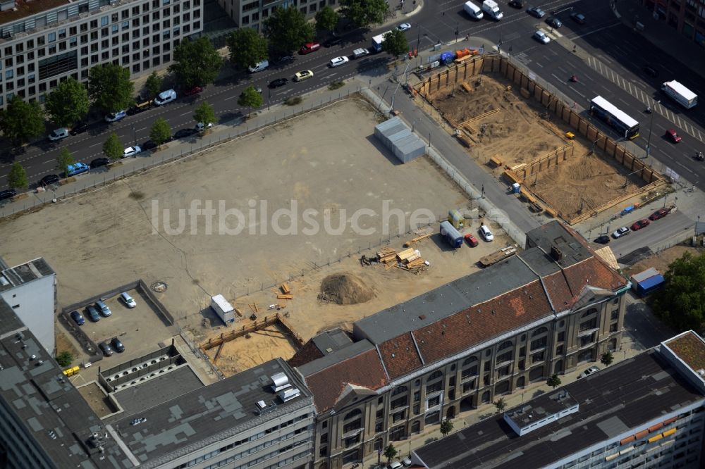 Luftbild Berlin - Baustelle zum Neubau eines Hotels am Petriplatz im Ortsteil Mitte in Berlin
