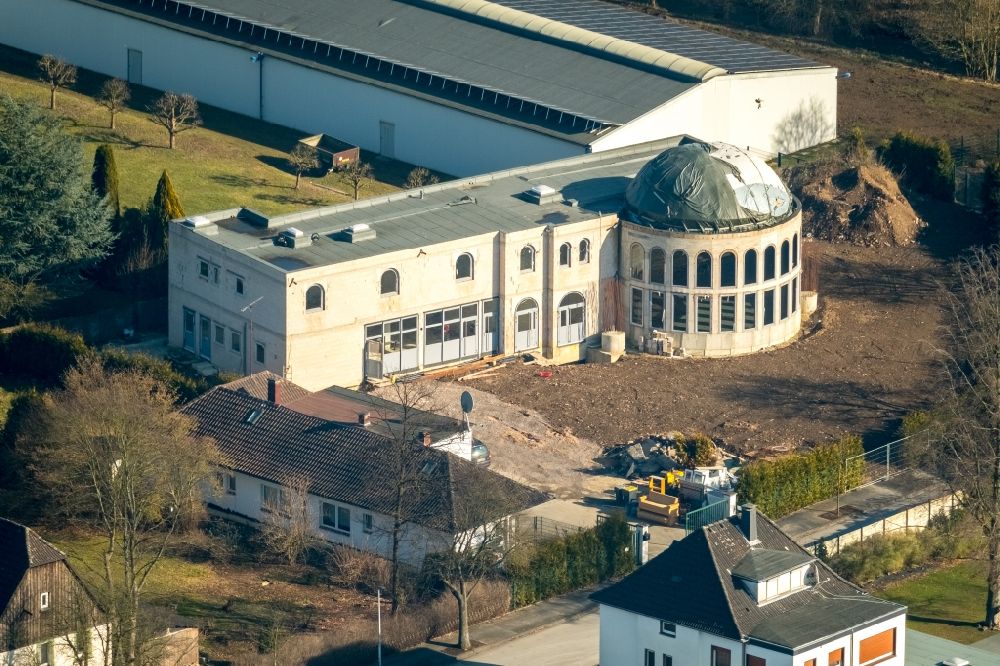 Menden (Sauerland) von oben - Baustelle zum Neubau der Imam Mahdi Moschee in Menden (Sauerland) im Bundesland Nordrhein-Westfalen