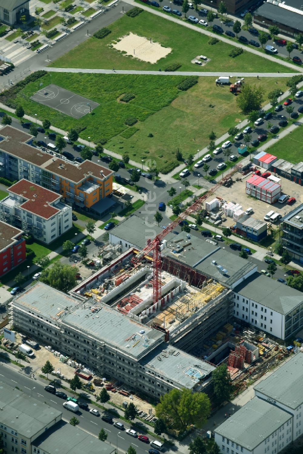 Berlin von oben - Baustelle zum Neubau IRIS Adlershof Zum Großen Windkanal im Ortsteil Adlershof in Berlin, Deutschland