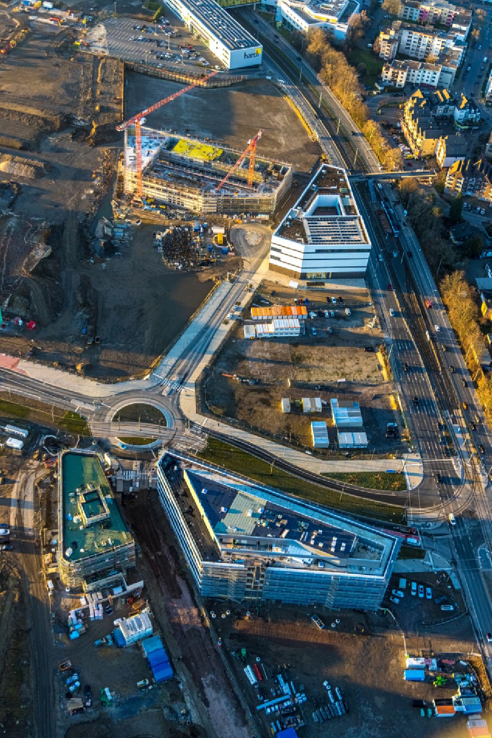Bochum aus der Vogelperspektive: Baustelle zum Neubau der Kreisverkehr - Straßenführung auf dem O-Werk Campus in Bochum im Bundesland Nordrhein-Westfalen, Deutschland