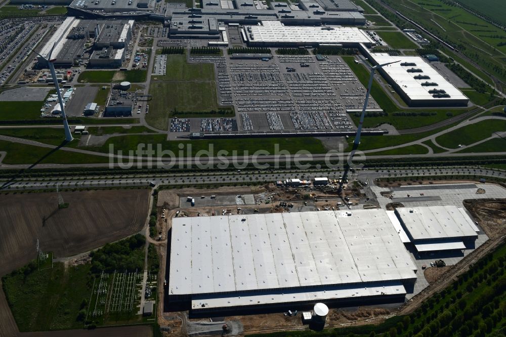 Leipzig von oben - Baustelle zum Neubau eines Logistikzentrum der BMW Group in Leipzig im Bundesland Sachsen, Deutschland