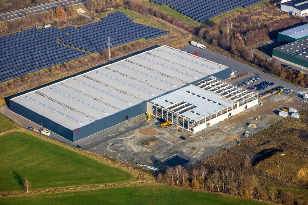 Meschede von oben - Baustelle zum Neubau eines Logistikzentrums der Briloner Leuchten GmbH & Co. KG in Meschede im Bundesland Nordrhein-Westfalen, Deutschland