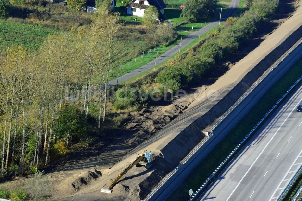Neu Vehlefanz von oben - Baustelle zum Neubau eines Lärmschutzwalles beim Um- und Ausbau des Autobahndreieck AD Havelland im Bundesland Brandenburg