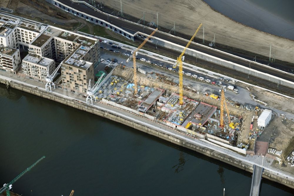 Luftbild Hamburg - Baustelle zum Neubau einer Mehrfamilienhaus-Wohnanlage an der Baakenallee im Ortsteil HafenCity in Hamburg, Deutschland