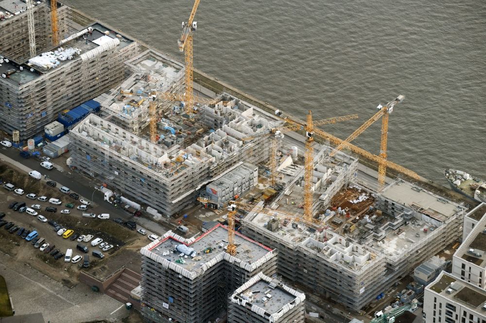 Luftbild Hamburg - Baustelle zum Neubau einer Mehrfamilienhaus-Wohnanlage an der Baakenallee im Ortsteil HafenCity in Hamburg, Deutschland