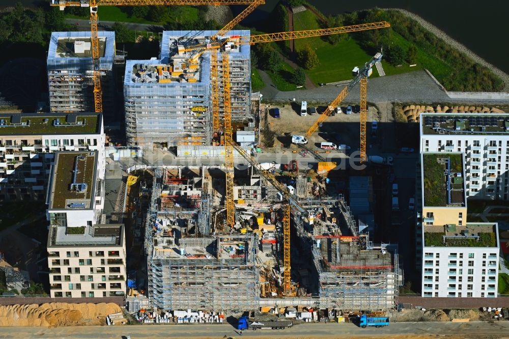 Luftbild Hamburg - Baustelle zum Neubau einer Mehrfamilienhaus-Wohnanlage am Baakenhafen Baufeld 99 entlang der Baakenallee in Hamburg, Deutschland