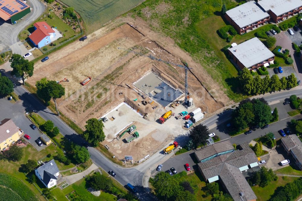 Luftaufnahme Bovenden - Baustelle zum Neubau einer Mehrfamilienhaus-Wohnanlage in Bovenden im Bundesland Niedersachsen, Deutschland
