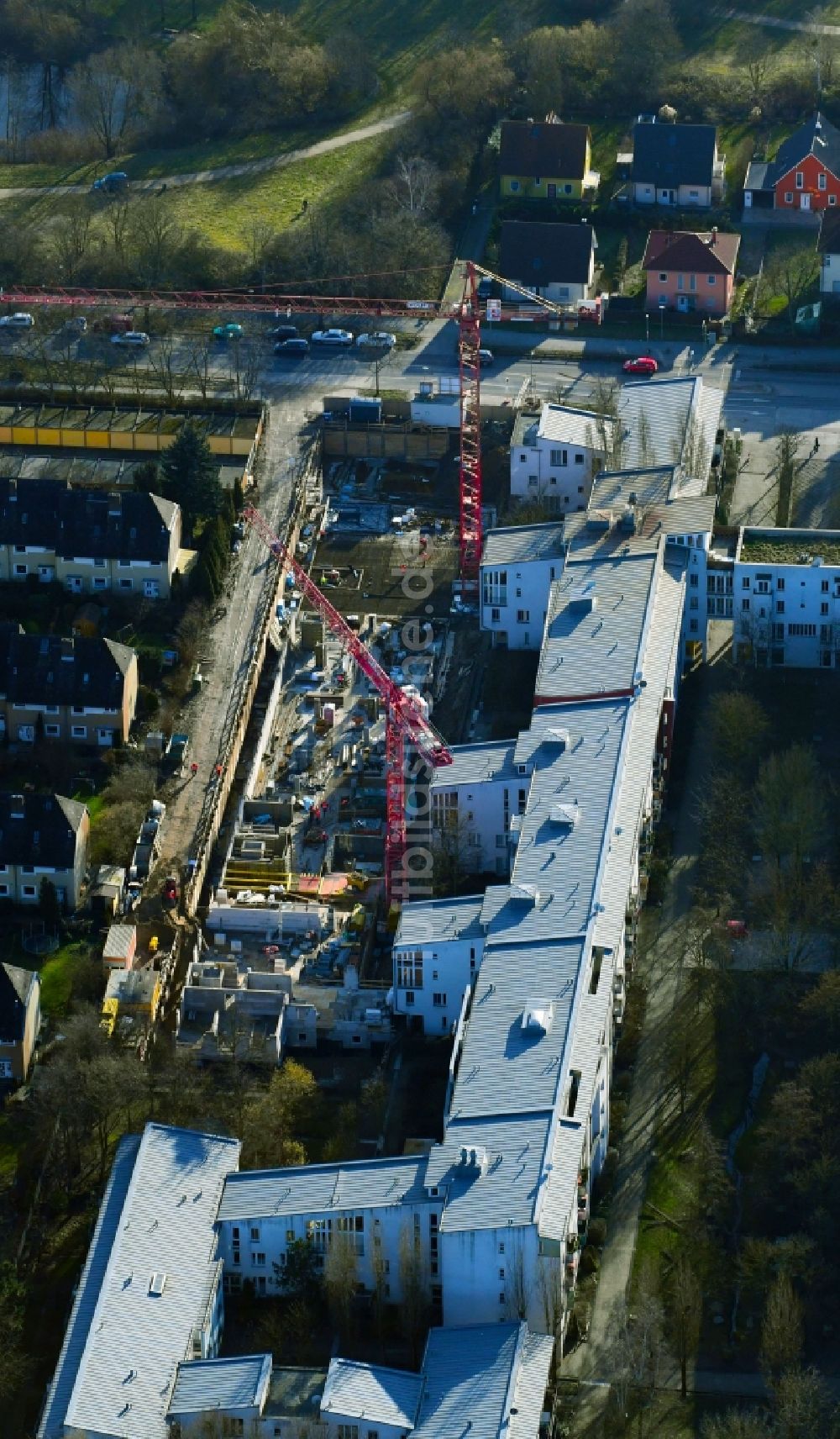 Luftbild Berlin - Baustelle zum Neubau einer Mehrfamilienhaus-Wohnanlage Britzer Straße im Ortsteil Mariendorf in Berlin, Deutschland