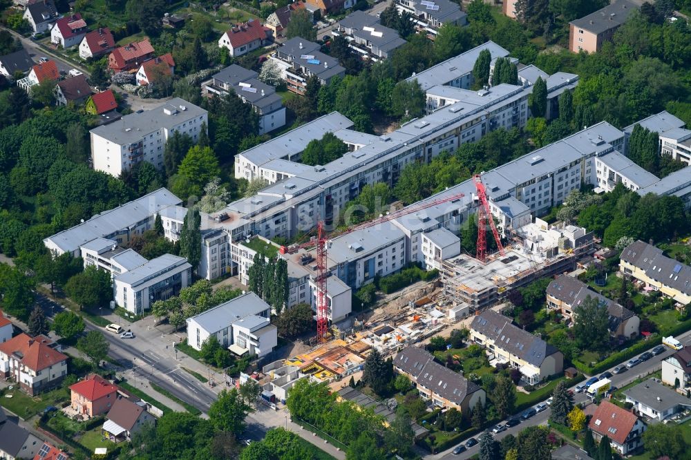 Luftaufnahme Berlin - Baustelle zum Neubau einer Mehrfamilienhaus-Wohnanlage Britzer Straße im Ortsteil Mariendorf in Berlin, Deutschland