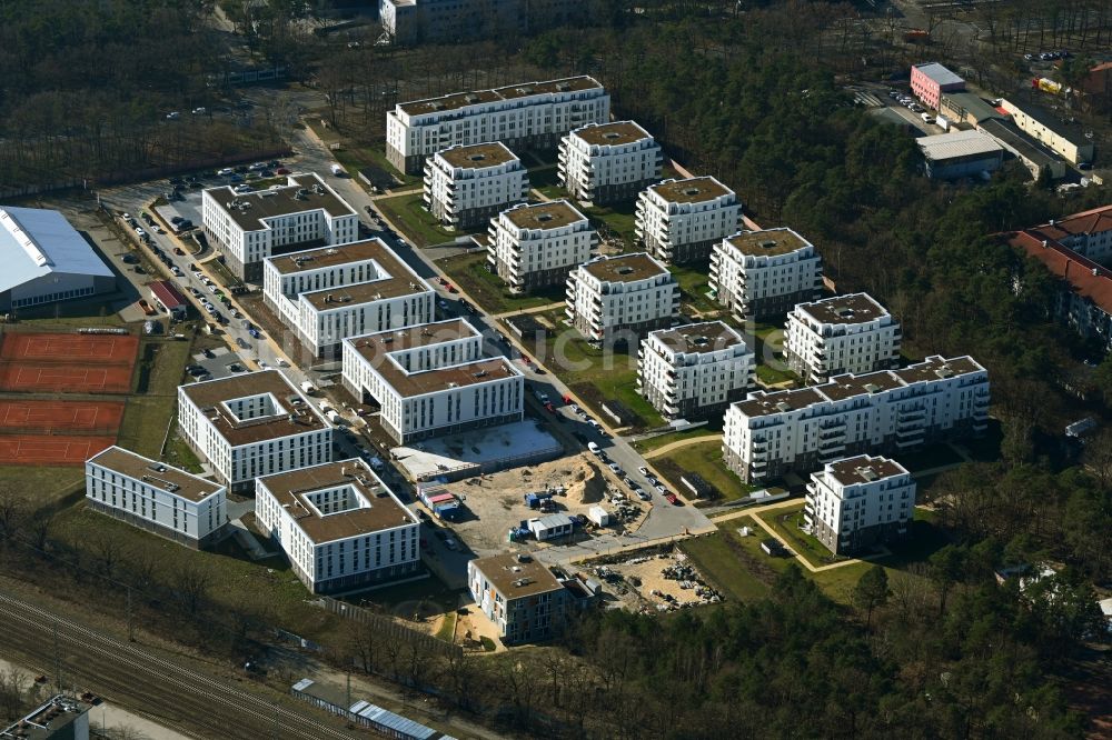 Luftbild Potsdam - Baustelle zum Neubau einer Mehrfamilienhaus-Wohnanlage Brunnen Viertel Potsdam an der Brunnenallee in Potsdam im Bundesland Brandenburg