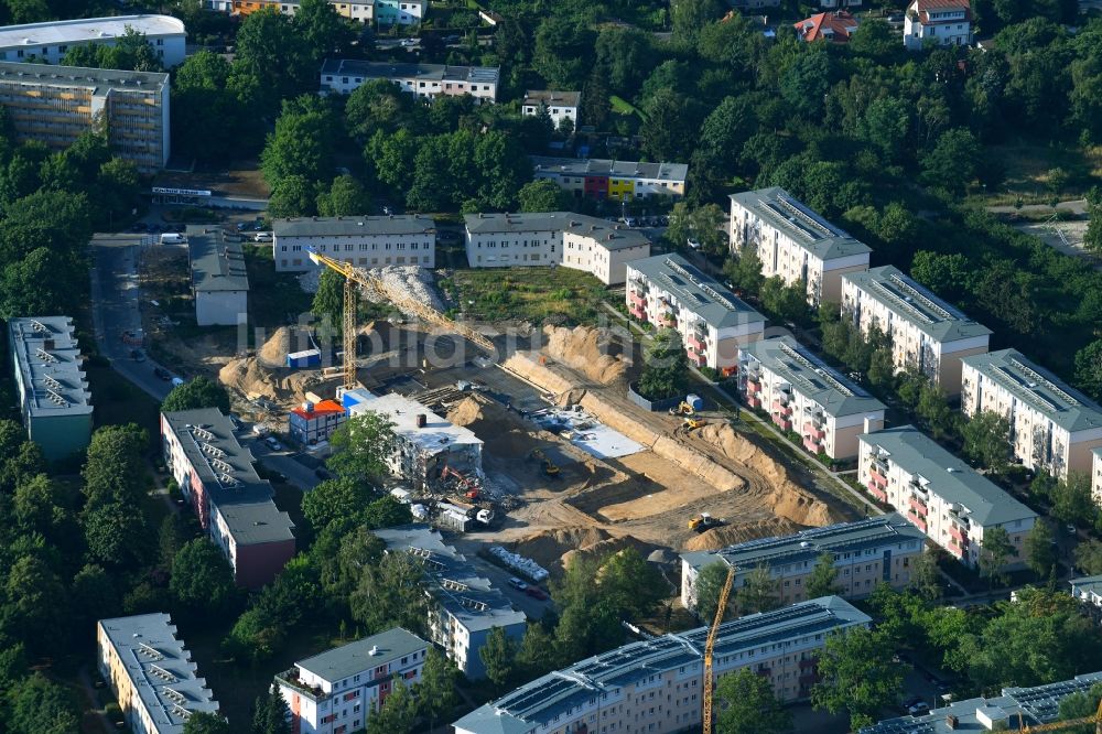 Luftbild Berlin - Baustelle zum Neubau einer Mehrfamilienhaus-Wohnanlage Gartenstadt Lichterfelde im Ortsteil Lichterfelde in Berlin, Deutschland