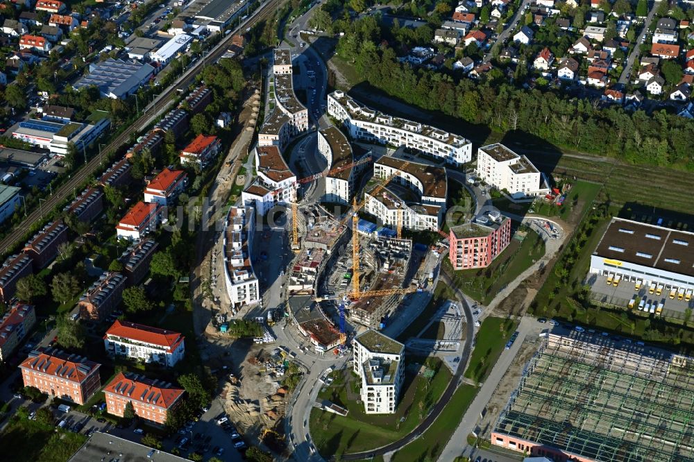 Luftbild München - Baustelle zum Neubau einer Mehrfamilienhaus-Wohnanlage Gleisharfe im Ortsteil Aubing-Lochhausen-Langwied in München im Bundesland Bayern, Deutschland