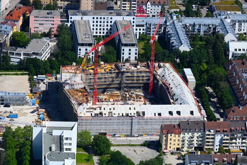 Luftaufnahme München - Baustelle zum Neubau einer Mehrfamilienhaus-Wohnanlage Gmunder Höfe in München im Bundesland Bayern, Deutschland