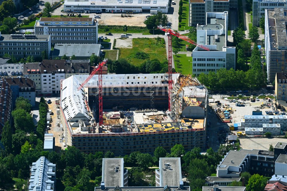 München aus der Vogelperspektive: Baustelle zum Neubau einer Mehrfamilienhaus-Wohnanlage Gmunder Höfe in München im Bundesland Bayern, Deutschland