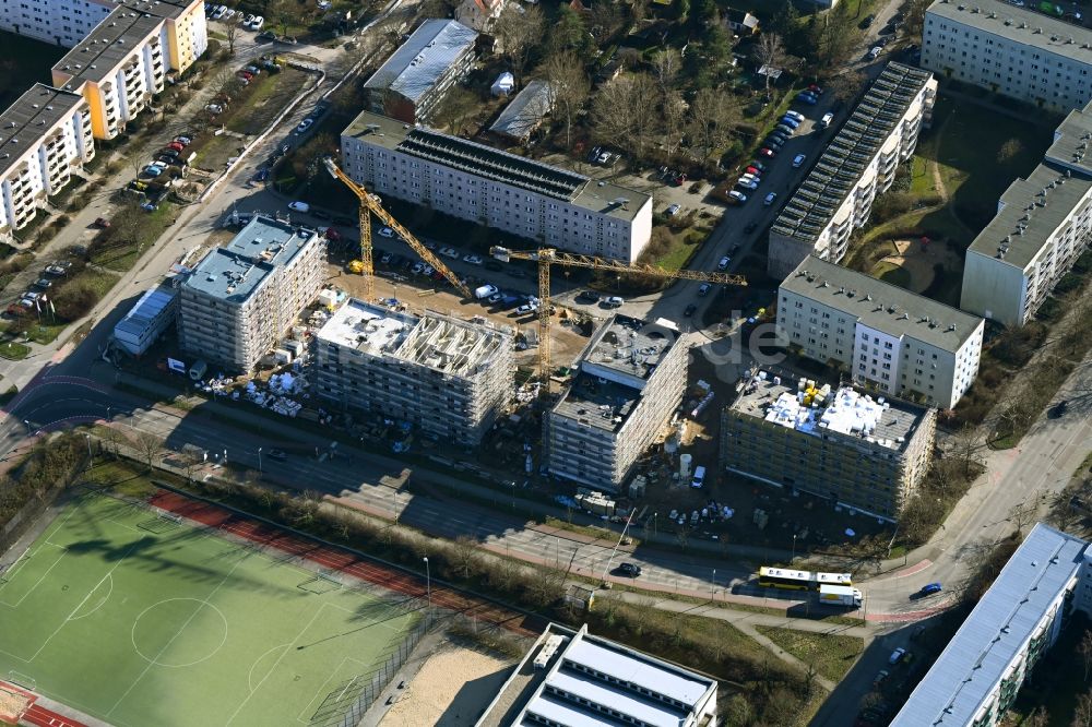 Berlin aus der Vogelperspektive: Baustelle zum Neubau einer Mehrfamilienhaus-Wohnanlage Gothaer Straße - Alte Hellersdorfer Straße in Berlin, Deutschland