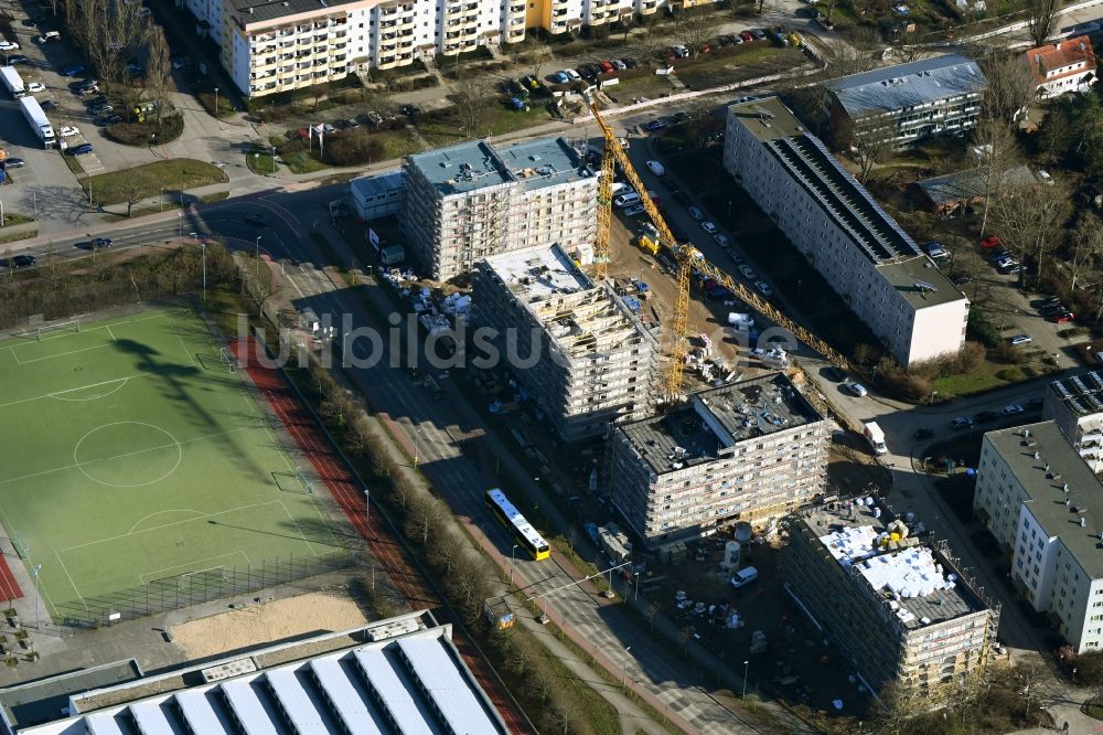Luftbild Berlin - Baustelle zum Neubau einer Mehrfamilienhaus-Wohnanlage Gothaer Straße - Alte Hellersdorfer Straße in Berlin, Deutschland