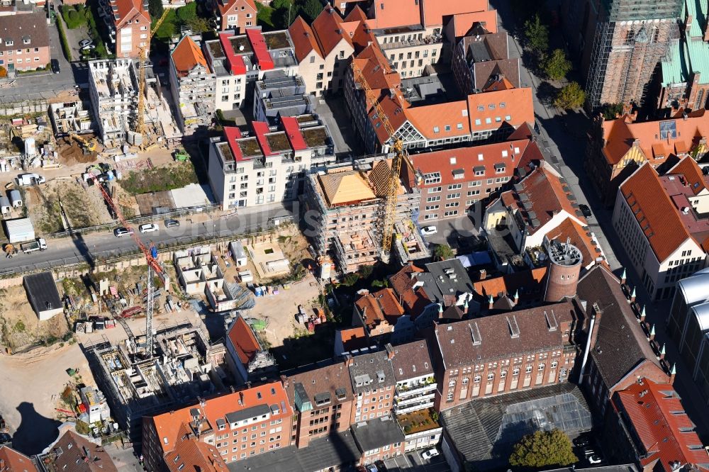 Luftbild Lübeck - Baustelle zum Neubau einer Mehrfamilienhaus-Wohnanlage im Gründerviertel im Ortsteil Innenstadt in Lübeck im Bundesland Schleswig-Holstein, Deutschland