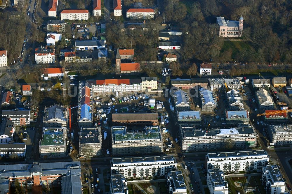 Luftaufnahme Berlin - Baustelle zum Neubau einer Mehrfamilienhaus-Wohnanlage der Gut Alt-Biesdorf in Berlin, Deutschland