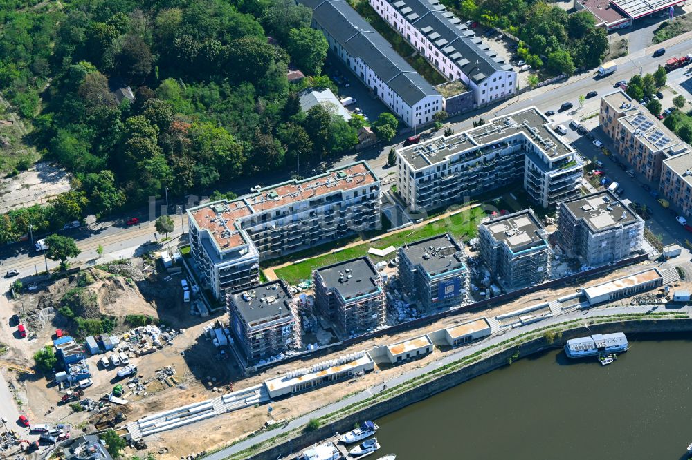 Luftbild Dresden - Baustelle zum Neubau einer Mehrfamilienhaus-Wohnanlage HAFENCITY Dresden in Dresden im Bundesland Sachsen, Deutschland
